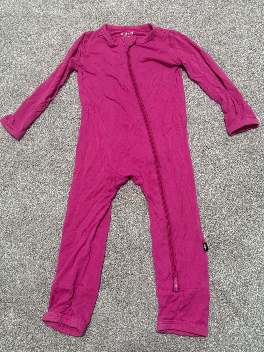 Kyte BABY Raspberry Zip Romper 12-18 mo